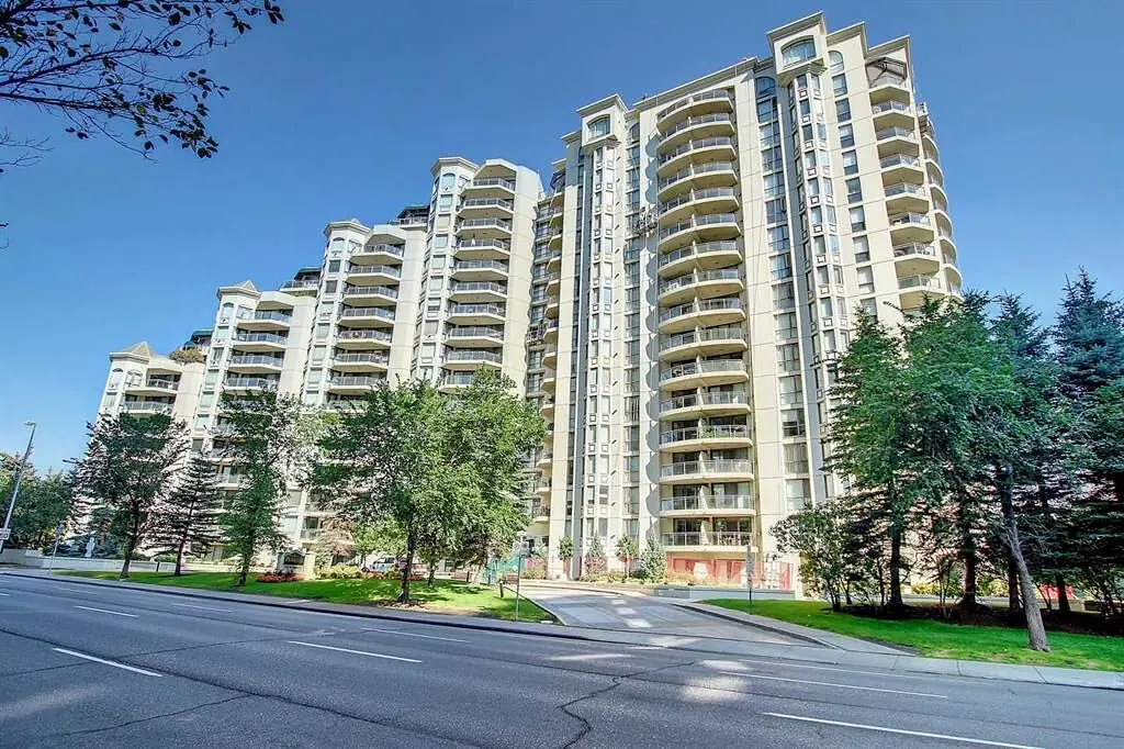 The Marquis tower seen from 6 Avenue SW